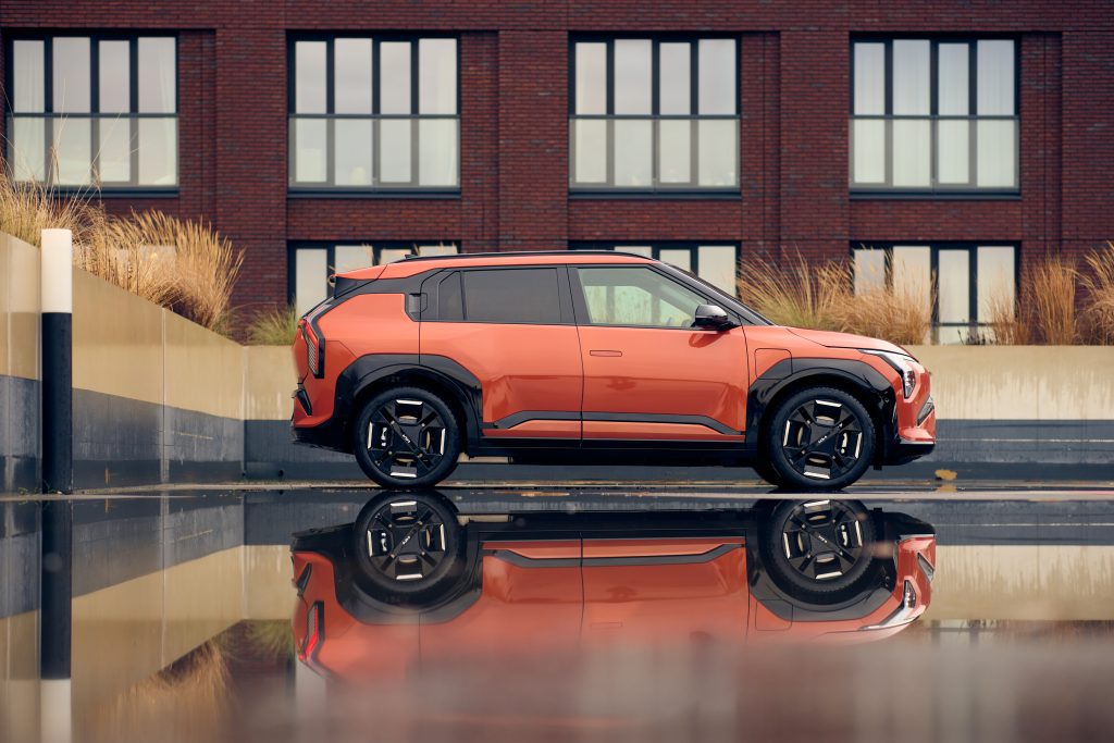 Kia EV3 zij aanzicht