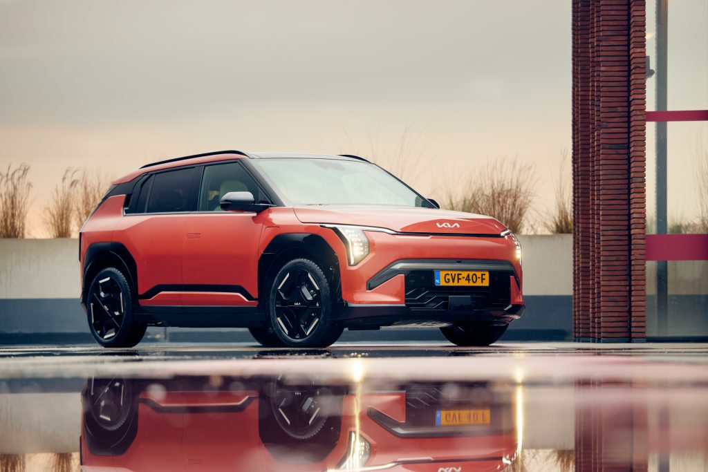 Kia EV3 Terra Cotta