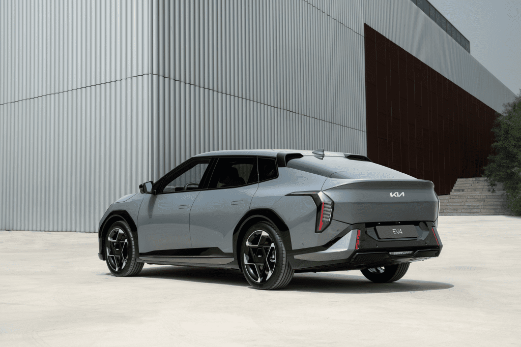 Kia EV4 Fastback achter aanzicht