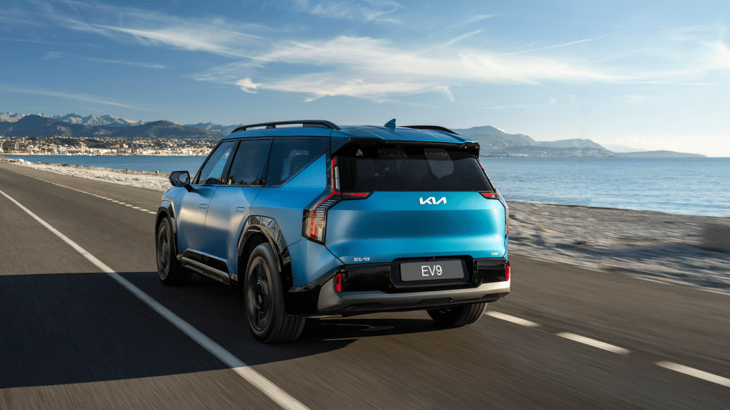 Kia EV9 rijdend achteraanzicht