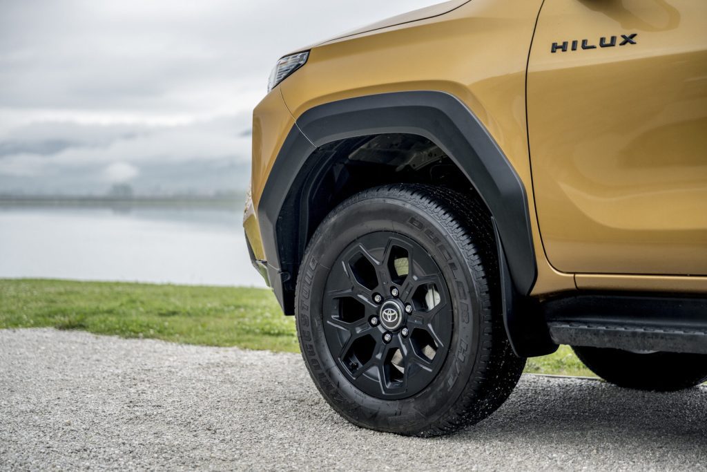 Toyota Hilux Hybrid 48V