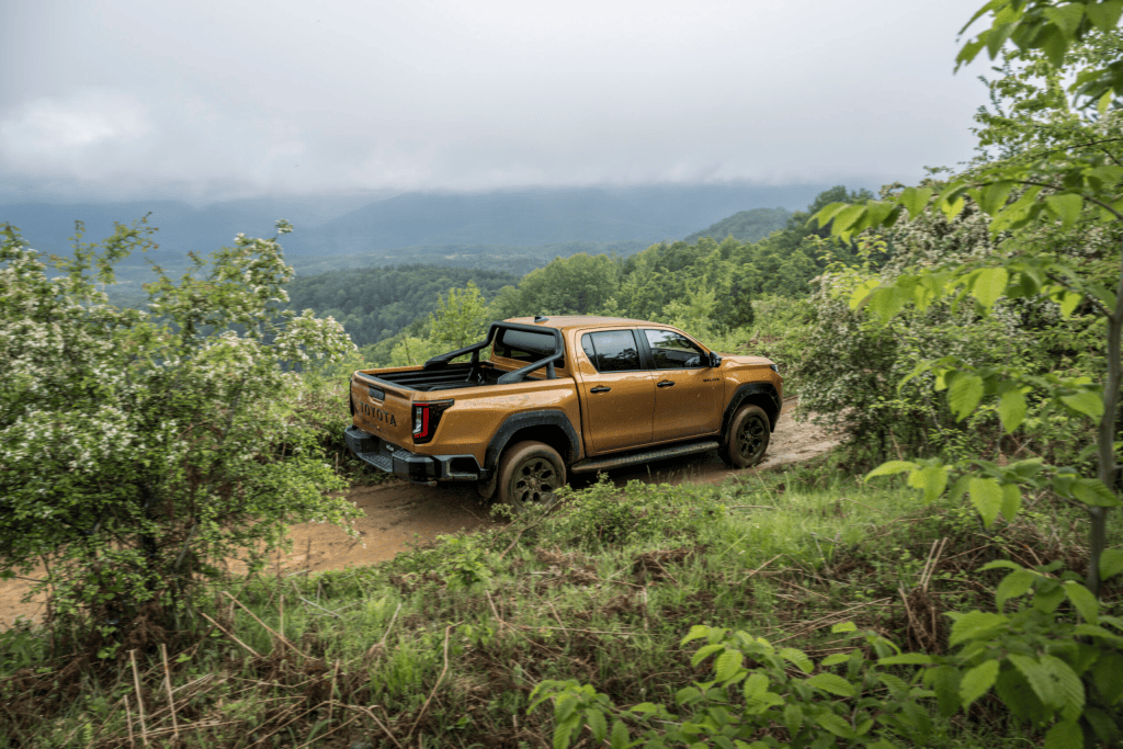 Toyota Hilux Hybrid 48V