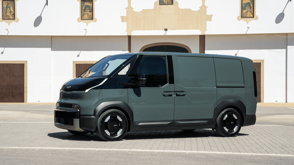 Kia PV5 Cargo zij aanzicht