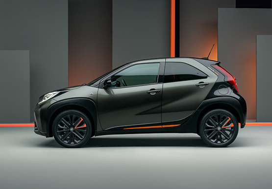 zij-impressie van de aygo x