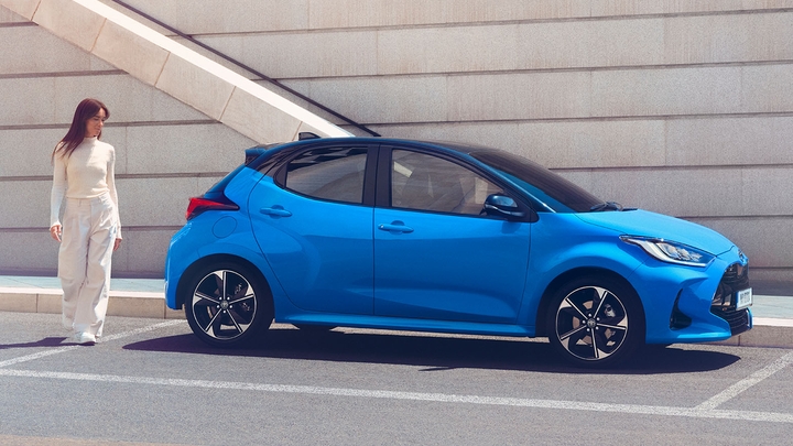 Toyota Yaris Kooijman Autogroep blauwe 