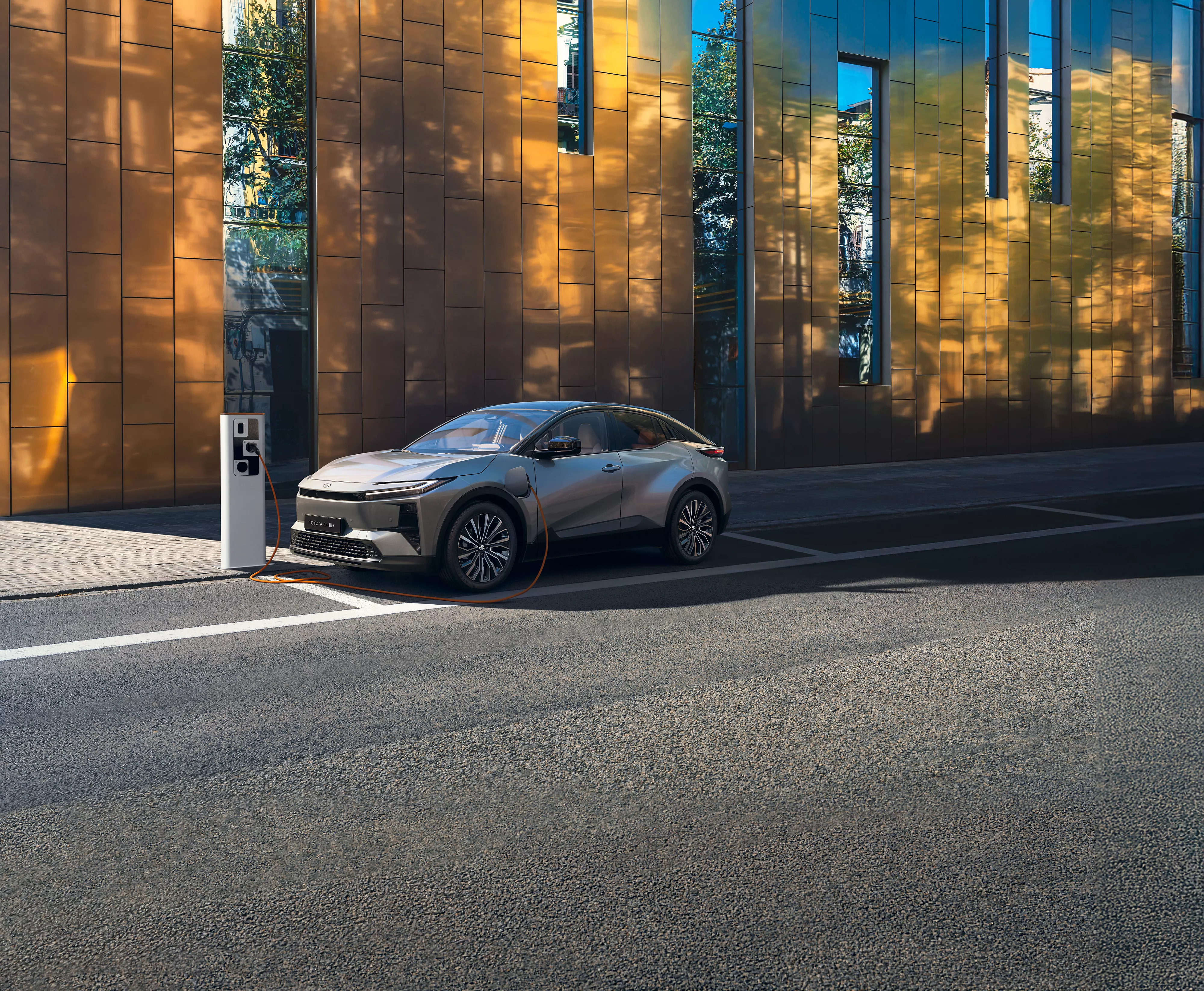 Nieuwe Toyota C-HR+