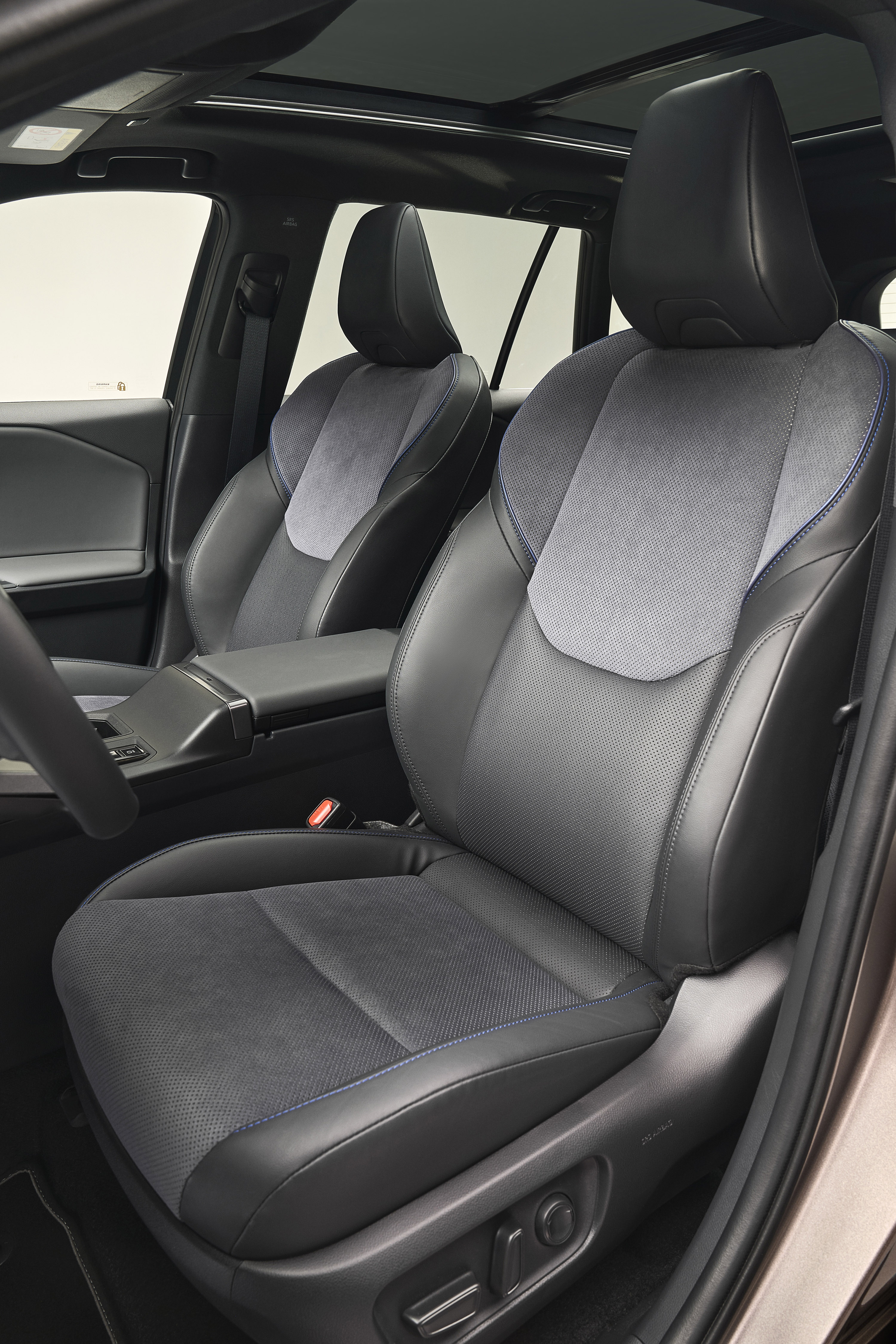 toyota rav4 plug-in hybride 2026 interieur
