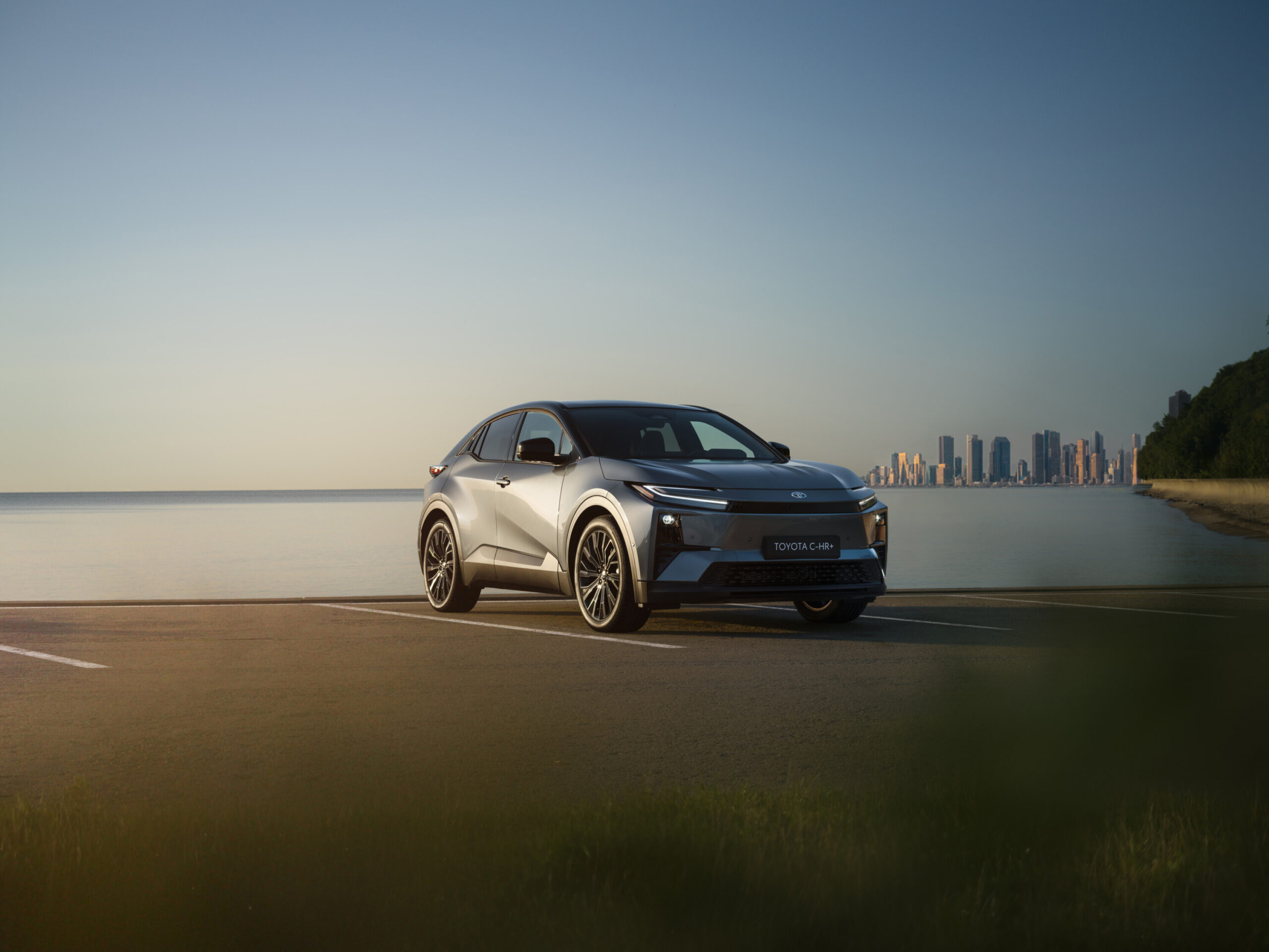 C-HR+