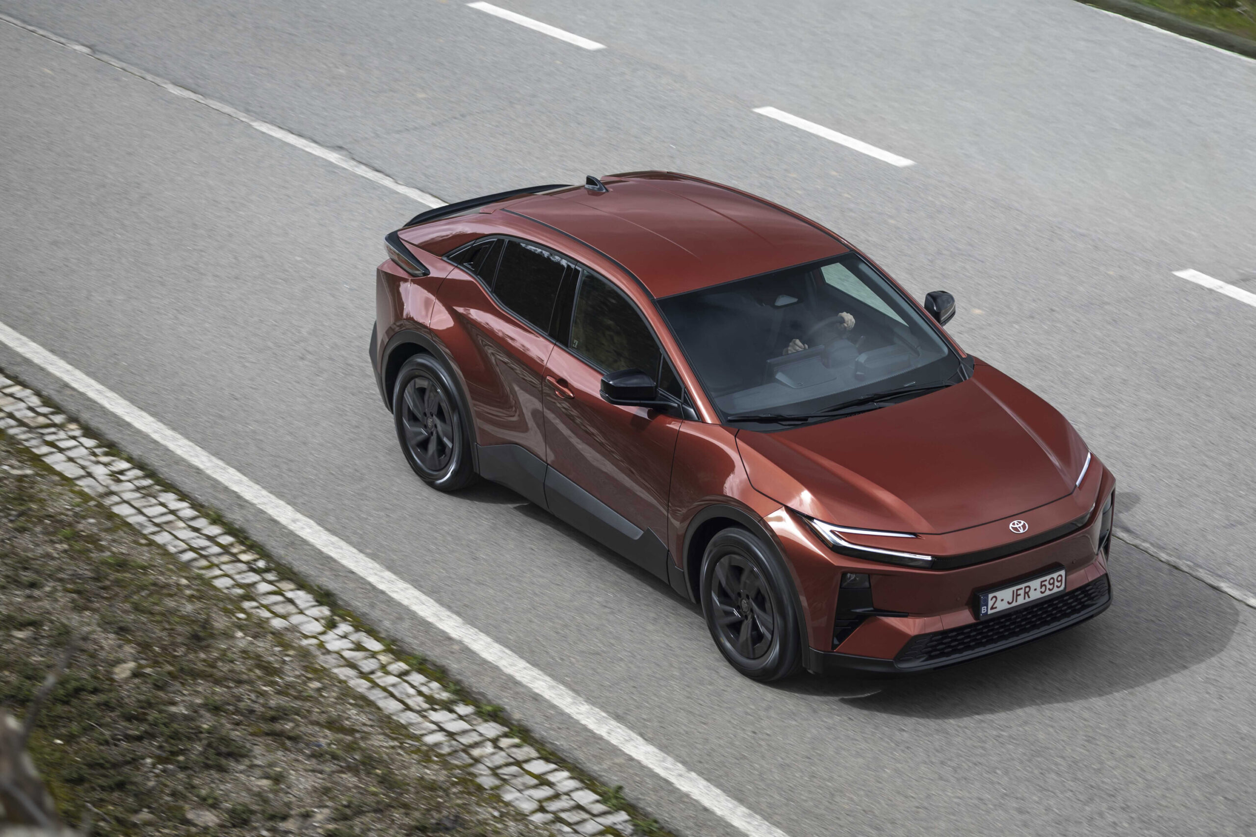 Toyota C-HR+ bovenaf