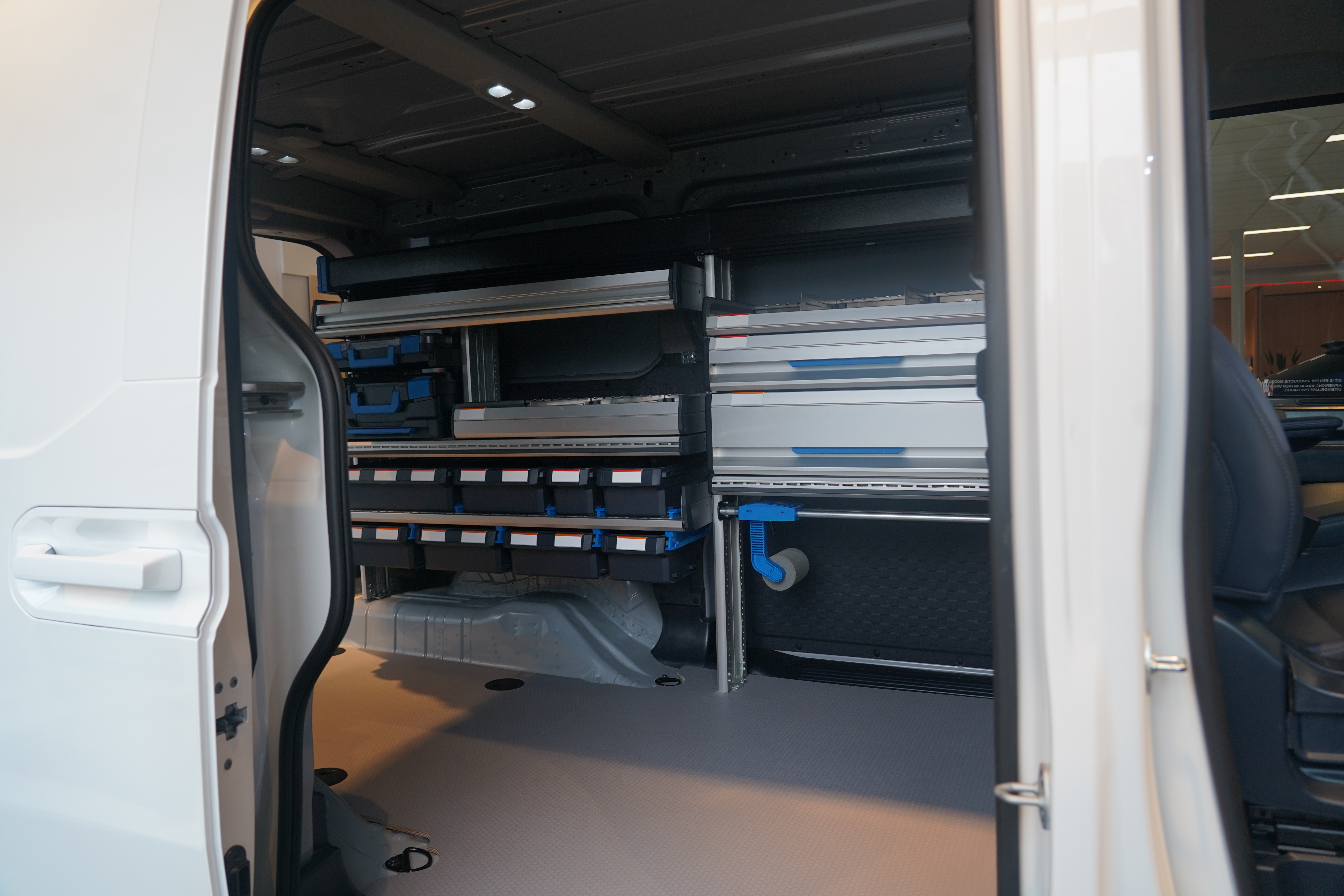 kia pv5 binnenkant laadruimte 1