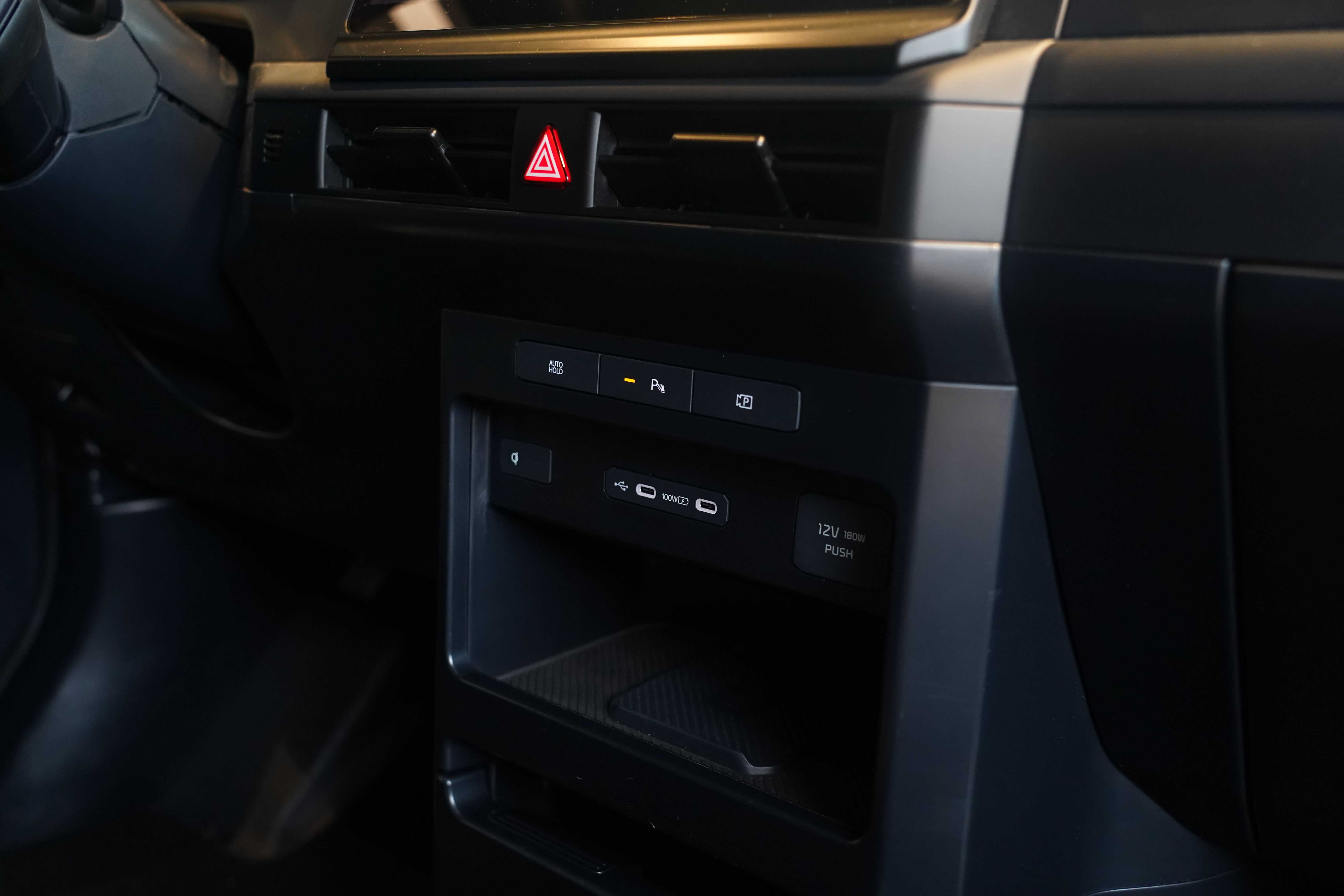 kia pv5 middenconsole