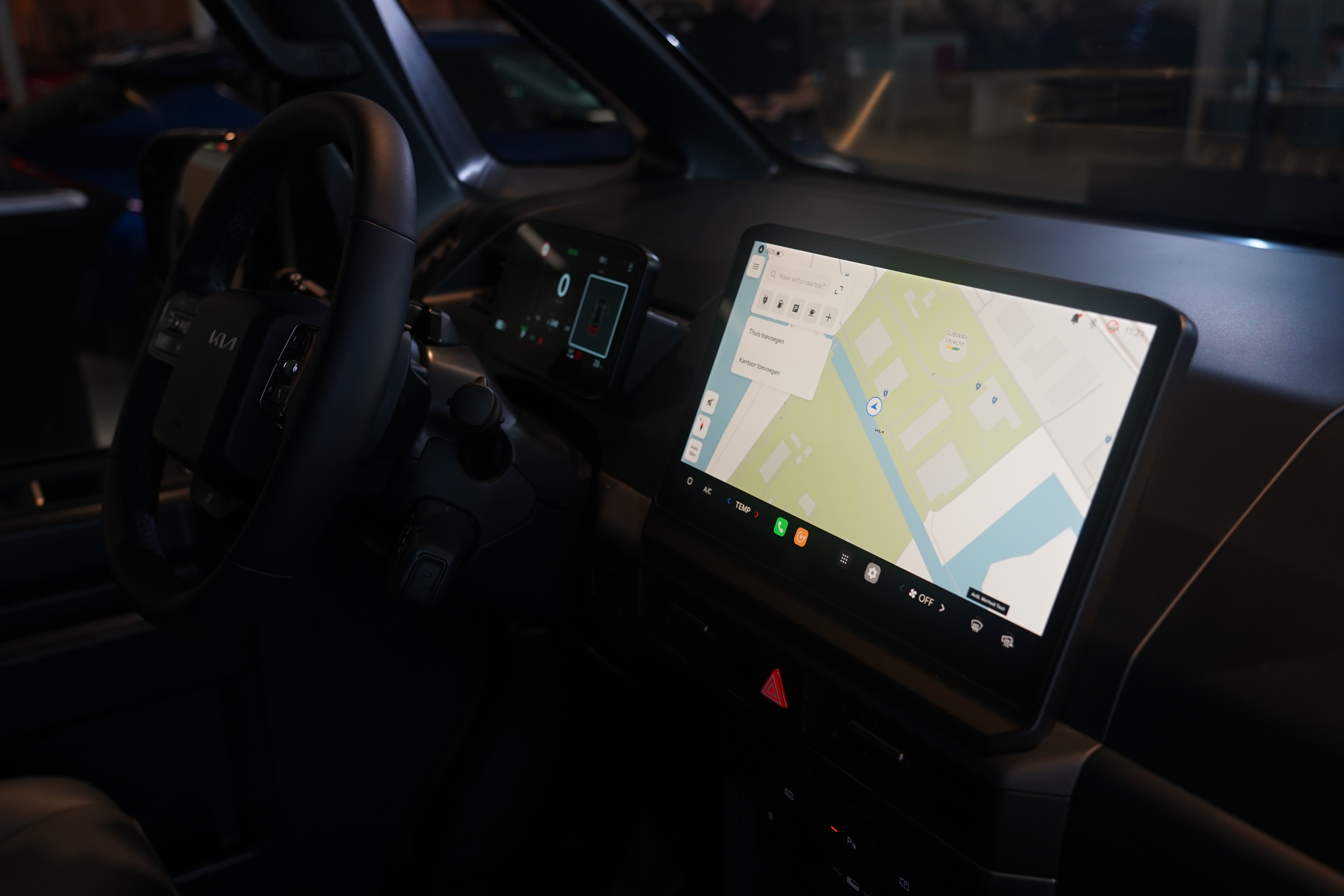 kia pv5 cargo binnenkant display 