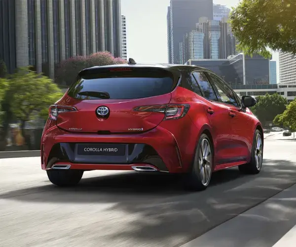 Corolla Hatchback rood achterkant