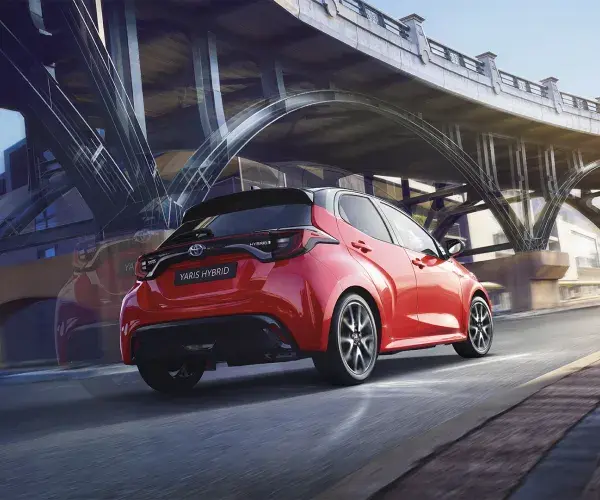 Yaris rood achterkant