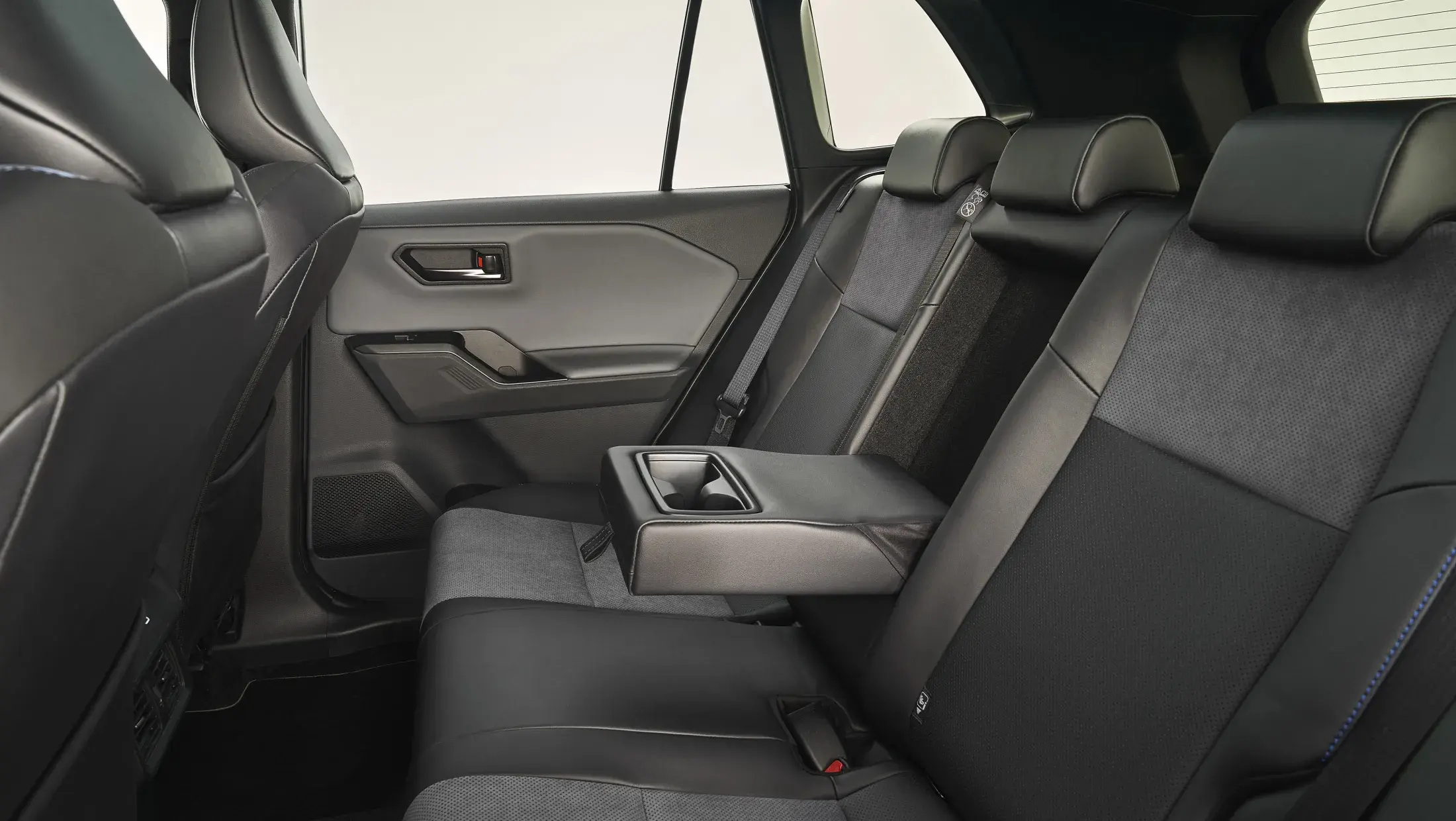 toyota rav4 plug-in hybride 2026 achterbank
