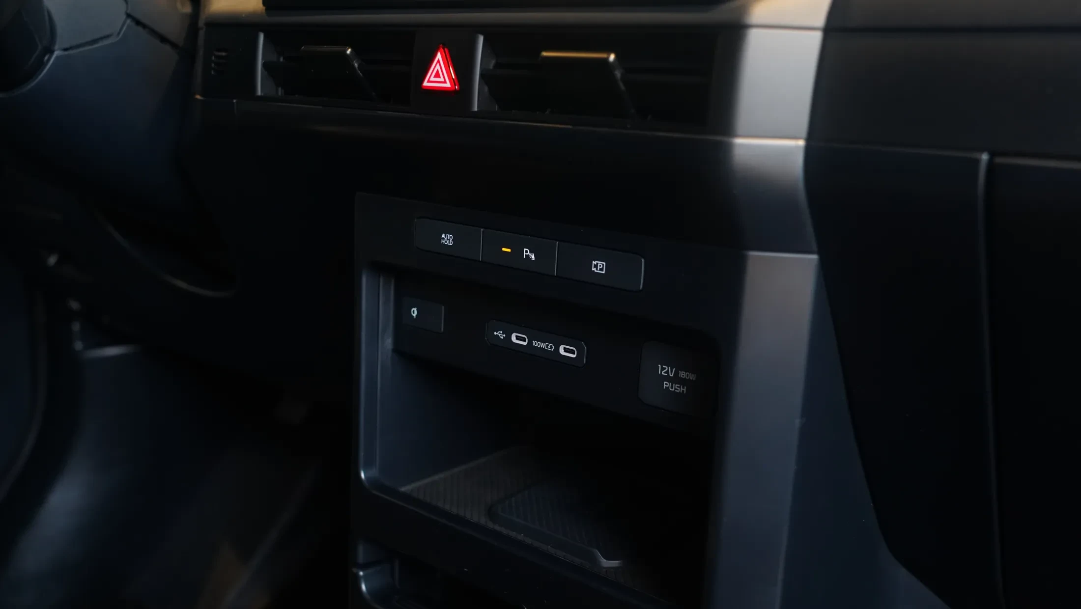 kia pv5 middenconsole