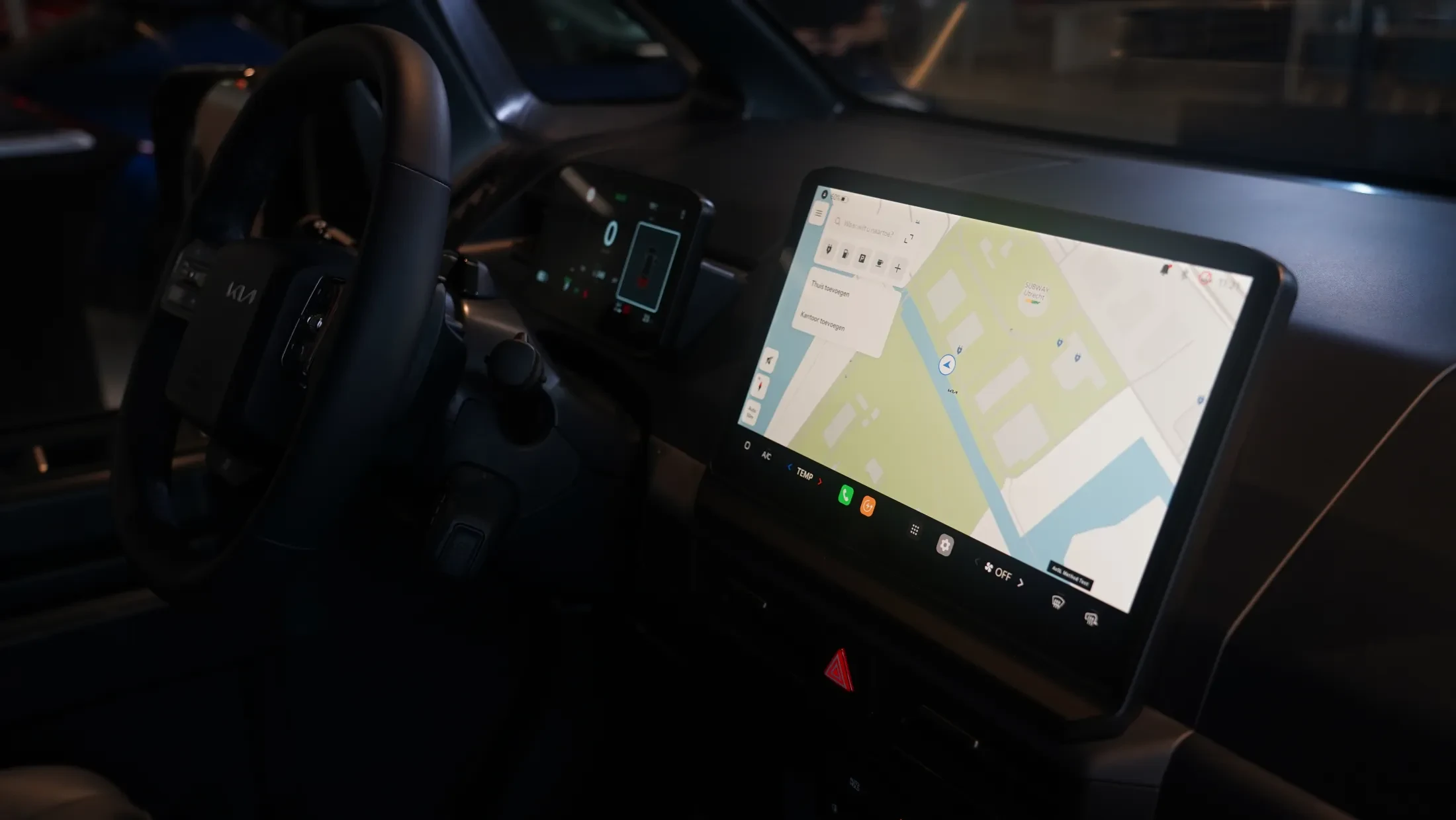 kia pv5 cargo binnenkant display 