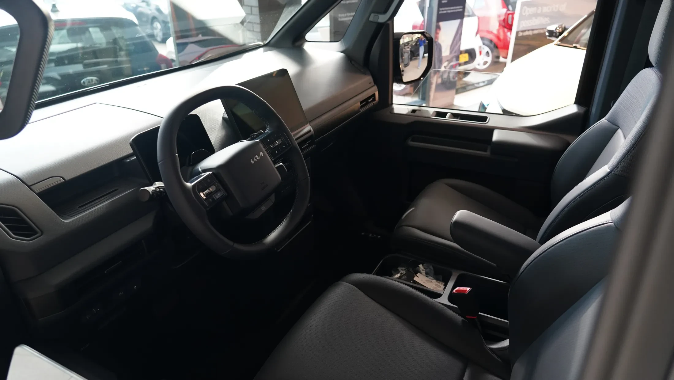 kia pv5 cargo interieur zitplaatsen voor