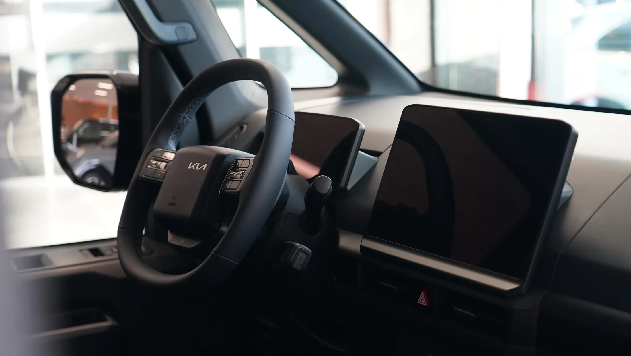 kia pv5 zwart cargo display