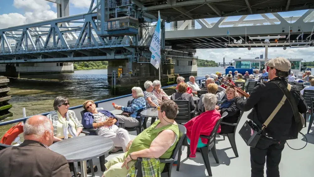 ouderenreis vianen kooijman autogroep sponsering maatschappelijk betrokken