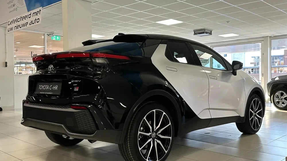 actie toyota c-hr plug in hybride bij kooijman autogroep