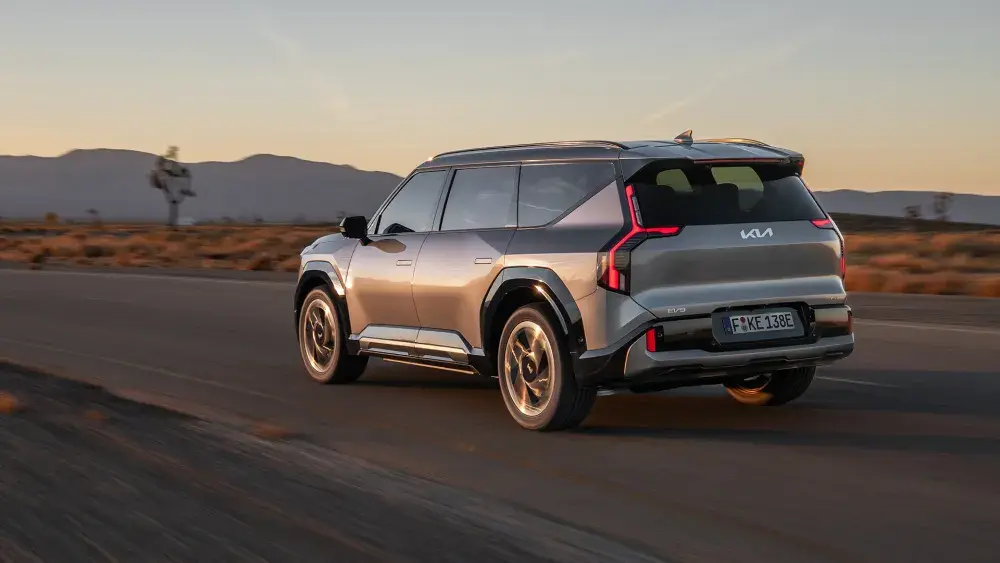 Kia EV9 GT achterkant Kooijman Autogroep