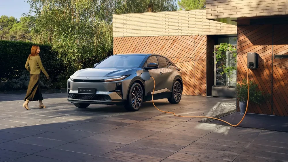 Nieuwe Toyota C-HR+