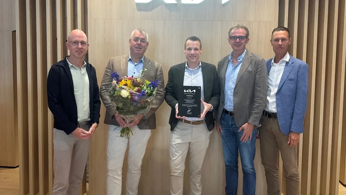 Officiële Kia-plaquette uitgereikt bij Kooijman Utrecht